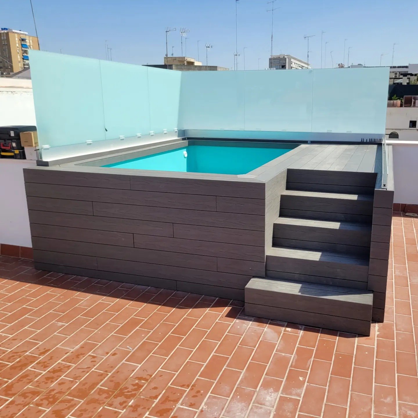 Piscina revestida en tarima